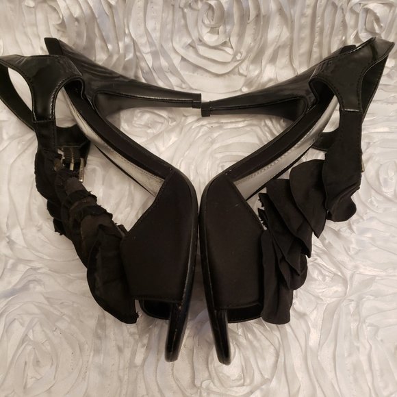 Kelly & Katie Black Satin Ruffle T-Strap Strappy Open Toe Heels Women's Size 6 - Picture 5 of 9